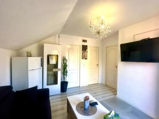 LaLuma Lakeside Suite - 1