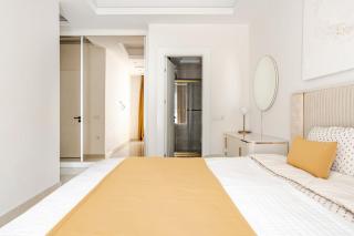 An apartment with sea view and its own beach - 9