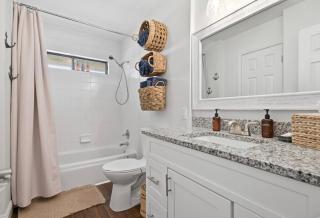 Canal home: 40ft Dock, Hot Tub, Ice, pets ok - 8