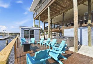 Canal home: 40ft Dock, Hot Tub, Ice, pets ok - 5
