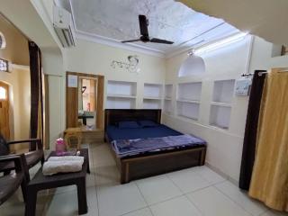 Ambika Guest House - 9