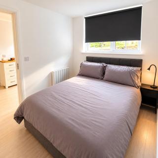 Cosy 2BR Wicklow Cabin Wiz Patio & Central Location - 1