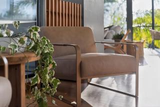 Modern house in a setting surrounded by nature - 1