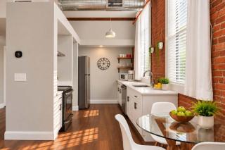 Jennifer's Stylish Downtown Brick Foundry Escape - 8