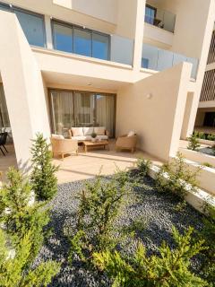 Avalon Gardens A007 - Resort Studio - Pool Gym & Private Terrace - 3