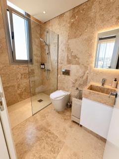 Avalon Gardens B102 - Resort Studio - Pools Gym & Fast Wi-Fi - 9