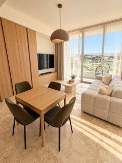 Avalon Gardens B102 - Resort Studio - Pools Gym & Fast Wi-Fi - 7