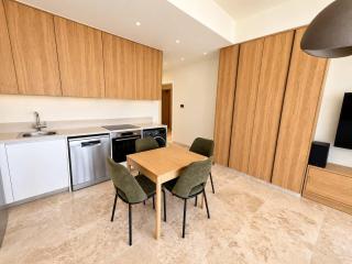 Avalon Gardens B102 - Resort Studio - Pools Gym & Fast Wi-Fi - 3