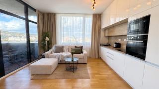 Balcony with views Modern apartment free parking - 0