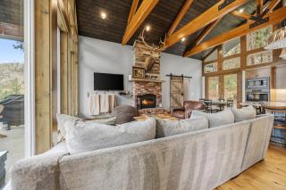 'Chelan Mountain Retreat' Chalet w/ Fire Pit! - 9