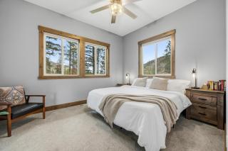 'Chelan Mountain Retreat' Chalet w/ Fire Pit! - 4