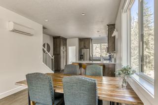 Government Camp Chalet - Your Ultimate Ski Retreat in the Cascades - 4