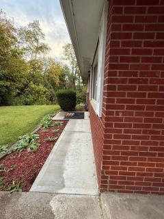 3 bedroom, good parking close to construction projects - 1
