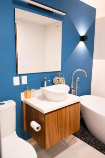 Modern, centrally-located apartment, rooftop, Jacuzzi - 5