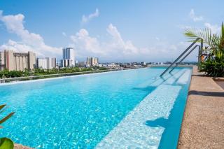 Modern, centrally-located apartment, rooftop, Jacuzzi - 3