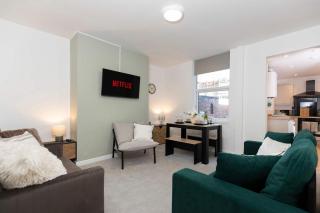 5 Bed 5 Bath Darlington Contractor Stays - 9
