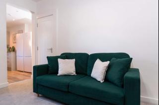 5 Bed 5 Bath Darlington Contractor Stays - 8