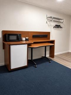 Crown Inn & Suites - 1