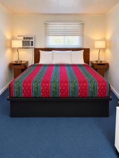 Crown Inn & Suites - 0