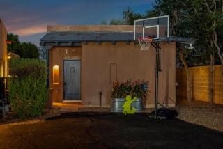 Guesthouse, 1 BR 1 BA, Cozy, Quiet Neighborhood - 9