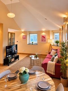 Warm Retreat 2 Bedrooms Apartment in city - 0