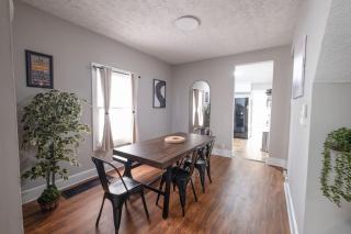 The Pit Stop HUGE Backyard + Pet Friendly! - 8