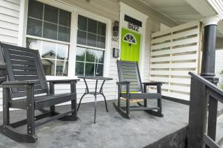 The Pit Stop HUGE Backyard + Pet Friendly! - 9