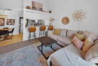 Bluegrass Loft - Hot Tub - Sleeps 4 - 4