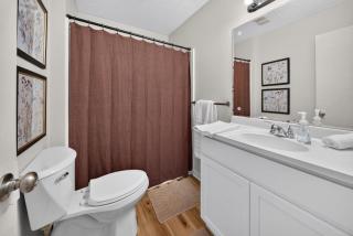 Bluegrass Loft - Hot Tub - Sleeps 4 - 1