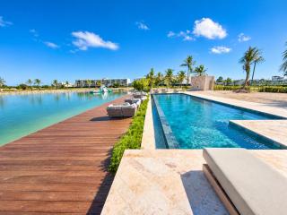 Picuzzi and Terrace 2BR Villa Vista Cana - 6
