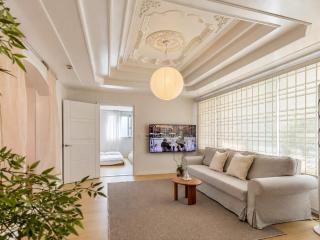 New JAJA Haenggung, SuwonㅣNext to Hwaseong Fortress ㅣ 165 sqm Large SpaceㅣCozy Korean VibeㅣComfortable & Well-keptㅣUp to 16 guestsㅣ2 Free Parkingㅣ2 Bathrooms ㅣ Loved by many guests - 2