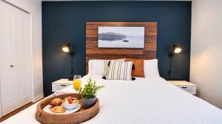 Luminous Waterfront Cottage Ski+Hottub+Fireplace+Fondue+Foosball near Tremblant - 5