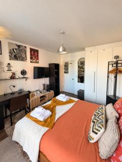 Modern Double Room in Smithfield Market, Dublin - 4