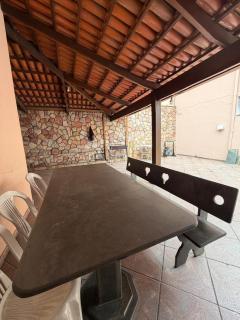 CASA PARA 12 PESSOAS - 8 QUARTOS - 4 SUÍTES - 5 VAGAS DE GARAGEM - IDEAL PARA FUNCIONÁRIOS DE EMPRESAs - 8