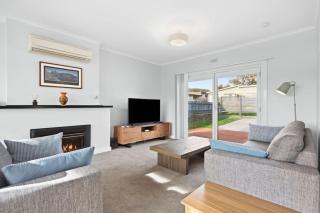 River and Mountain View Retreat, Sleeps 8 - 2