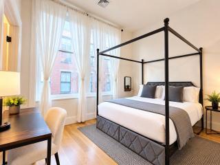 Modern One-Bedroom with Kitchen & Laundry in Downtown Providence - 9