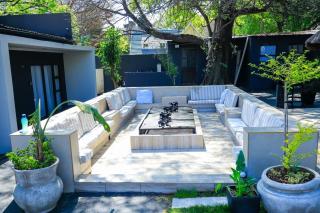 The Queen Studio with Pool and Bar 8 - 6