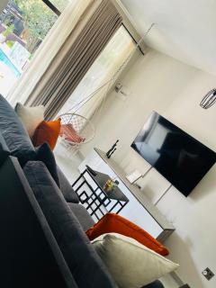 Melrose Arch Fireside Studio 3 - 0