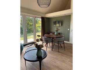 Charming 2-Bedroom Garden Retreat - 7