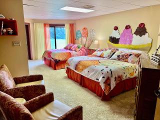 Lookout Lodge at Unique Country Getaways - 9