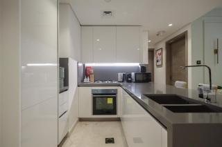 Elegant 2Br Suite Near Downtown Dubai - 3