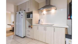 Comfortable 4BDR Family home in Suburbia - 8
