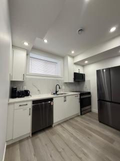 Calgary, Carrington Cozy Suite 15 mins to Airport - 5