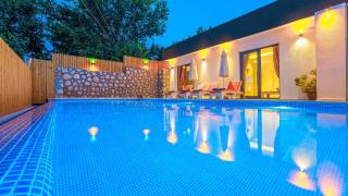Üzümlü 2 bedroom secluded villa with private pool hot tub - 8
