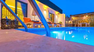 Üzümlü 2 bedroom secluded villa with private pool hot tub - 4