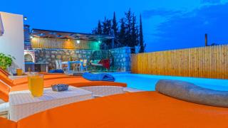 Üzümlü 2 bedroom secluded villa with private pool hot tub - 3