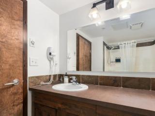 Relaxing MTN Studio for 2 Hot Tub and Ski Access - 1