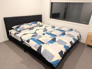 Spacious Bedroom - Morayfield - 6
