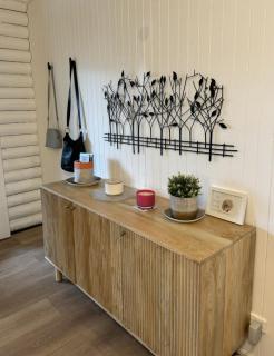 Lorne Groovy Log House, Pet Friendly, Coastal Retreat, FREE WIFI wine & chocolates kangaroos in the evening - 2