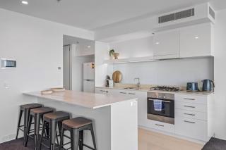 Oceanview 2-Bed with Pool, Sauna, Gym & Parking - 4